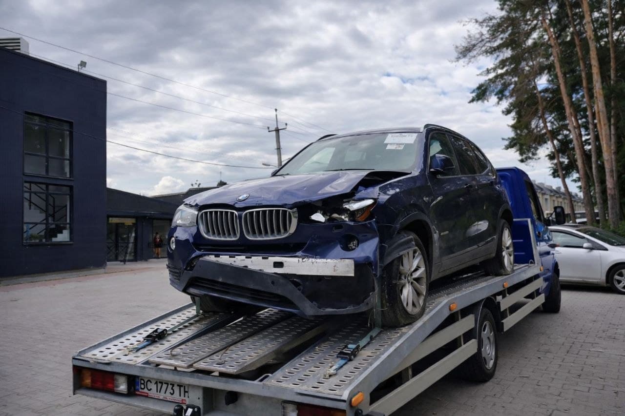 Позашляховики та SUV